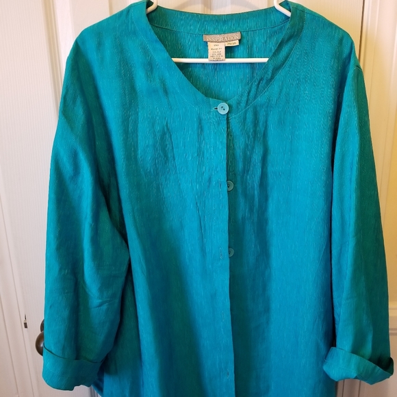 Ladies top - Picture 1 of 3